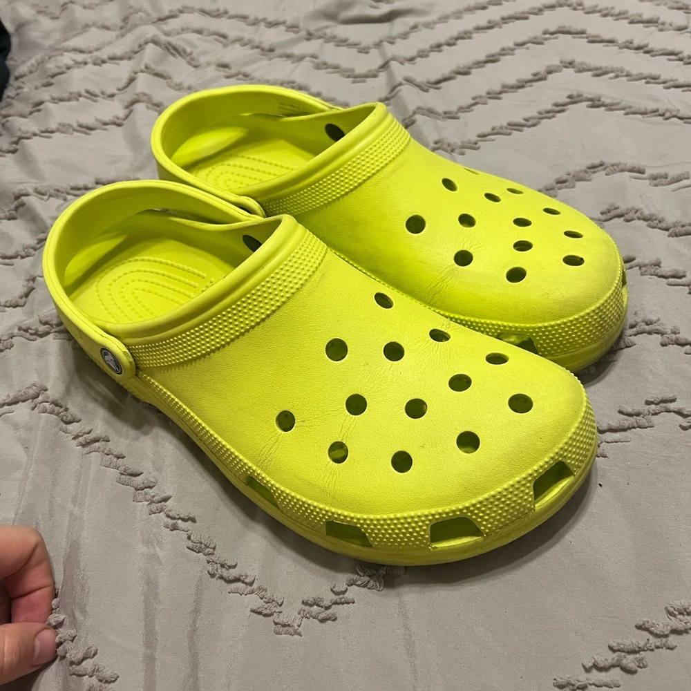Size 14 men’s neon yellow crocs